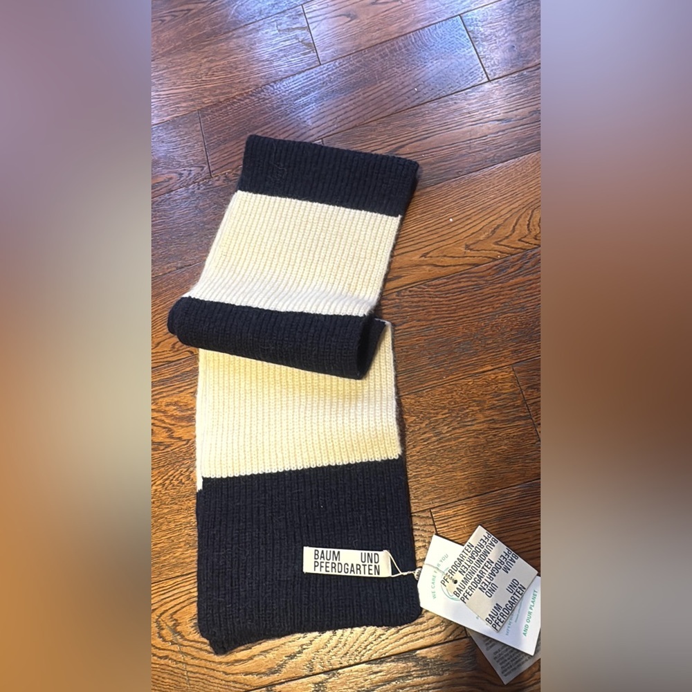 Baum und pferdgarten Navy cream two tone Breton Ribbed Knit Scarf NWT